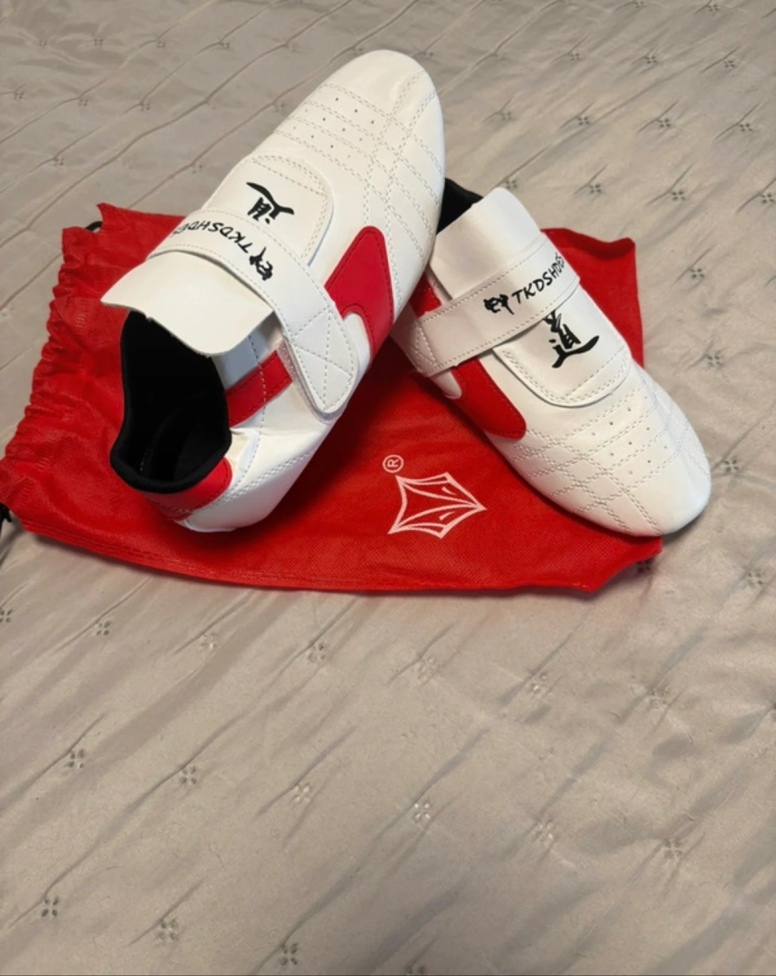 Zapatillas / Pisotones de Taekwondo / Artes Marciales - Blanco y Rojo